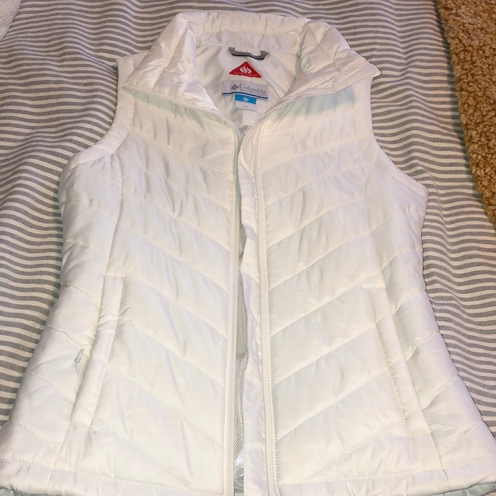 Women’s white Columbia vest size XS